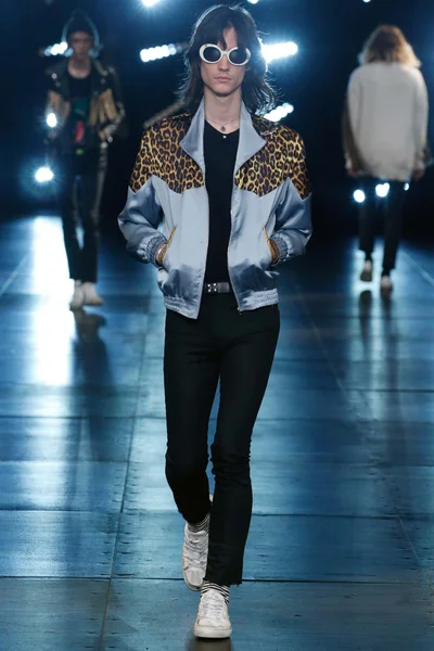 Look 5